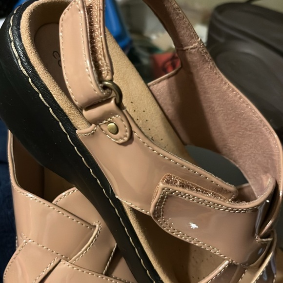 Clark’s patent leather wedges - Picture 6 of 7